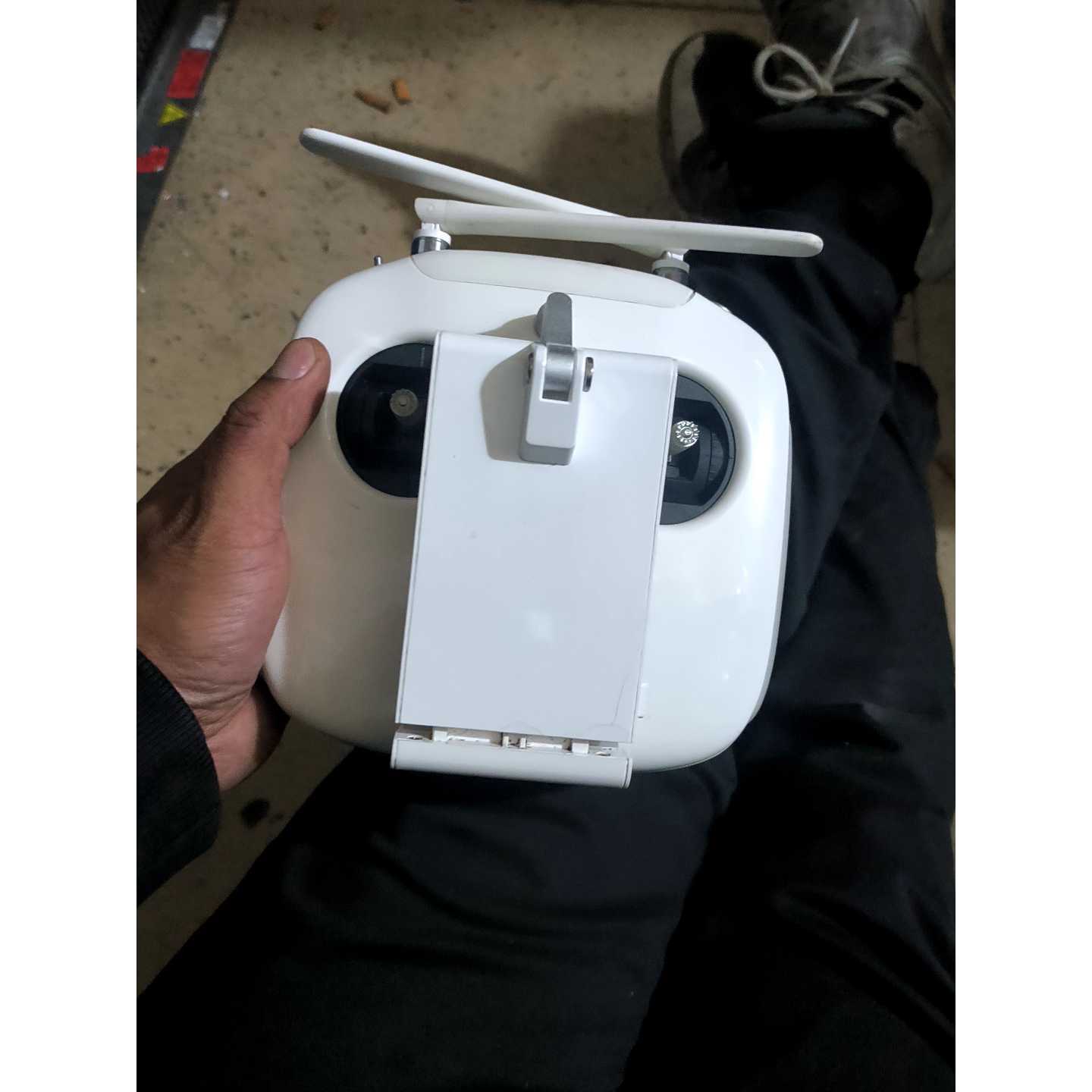 议价DJI精灵4遥控器 GL300F,实物直接看图呗。成色还