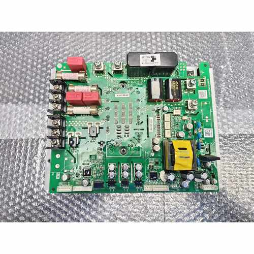 议价麦克维尔中央变频板MC707D，功能完好，成色几乎全新，