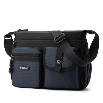 耐磨防水多口袋休闲旅行男士背包