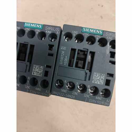 溢价-接触器3RH2122-1AN20有3个，线圈电压AC2