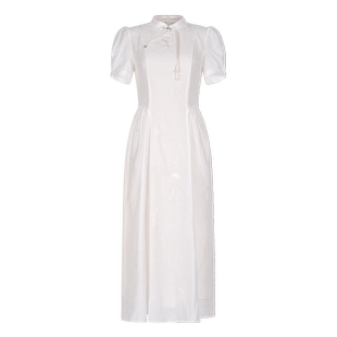 固执夏季新款新中式立领盘扣刺绣泡泡短袖a字白色中长连衣裙