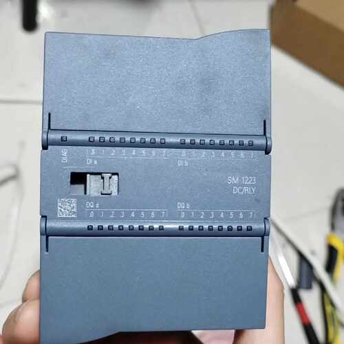 溢价-1200PLC，223-1PL32-0XB0，成色如图