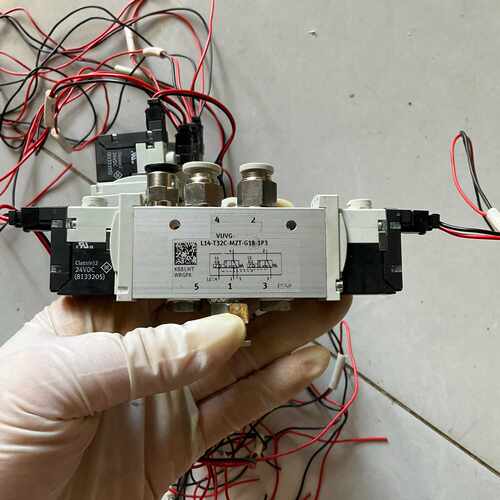 【议价-可维修】 Festo 电磁阀 VUVG-L14-T32C-MZT-G 工控备件  /