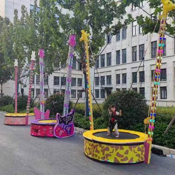 新款小鹿灯光四人蹦床公园夜市摆摊单人蹦极户外非标游乐设备厂家