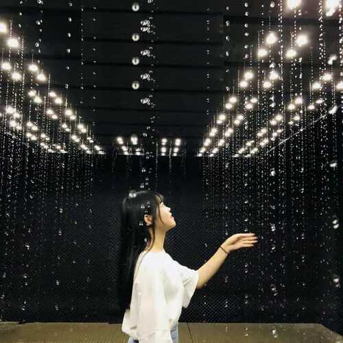 网红倒流水滴科技馆游乐园倒流雨屋悬停雨水屋雨滴装置反重力