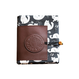 美卡瑞书衣可爱风原创趴趴猫高级感质感布艺手工手账本保护套可调节式大小书皮封面布面书本书套a5a4笔记本套