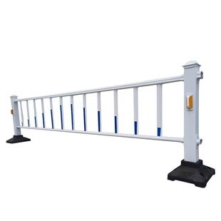 市政道路护栏城市交通防撞铁栏杆马路人行道围栏锌钢隔离栅栏厂家