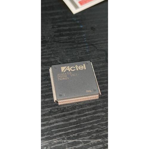 询价-A54SX72A-PQ208I    2PCS