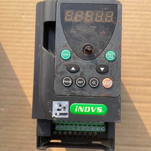 溢价-英捷思变频器380V2.2KW，型号:Y500-XS0022