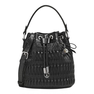 TATA他她菱格通勤水桶包女包包手拎包单肩包2025春季新款X3417AX5