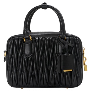 鹿师傅羊皮褶皱保龄球包女单肩斜挎包小众高级感新款小方包宽宽包