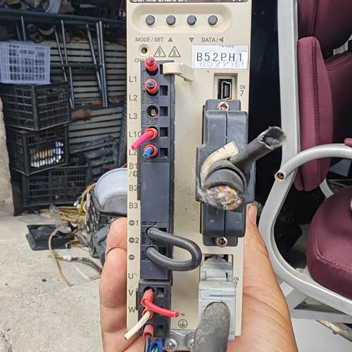 溢价-安川驱动器SGPMS-2R5AP0A，品，,成色