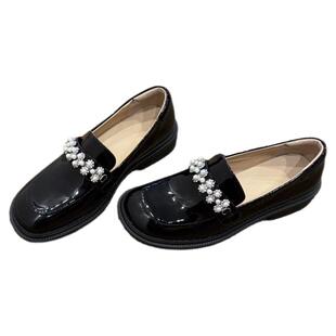 BANFANG女鞋|3CM中跟珍珠坠饰丝绒温柔与漆皮闪耀的玛丽珍二重奏