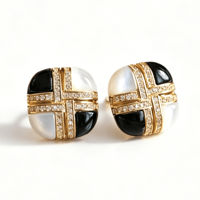 《墨白》黑玛瑙白蝶贝纯银耳钉