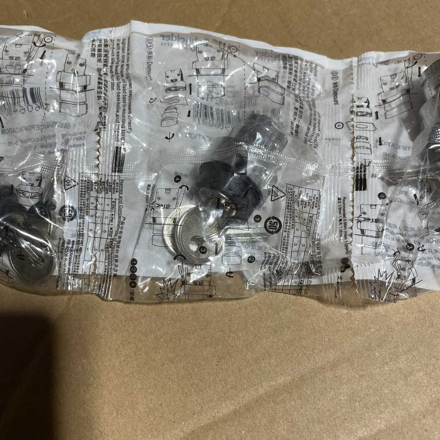 议价按钮开关ZB2-BG2C , ZB2-BC4C全新原