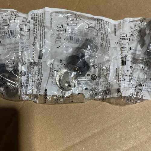议价按钮开关ZB2-BG2C ，  ZB2-BC4C全新原