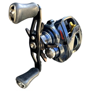 路亚渔轮洞洞板水滴轮纺车轮鼓轮挂架展示架墙木头打孔螺丝固定