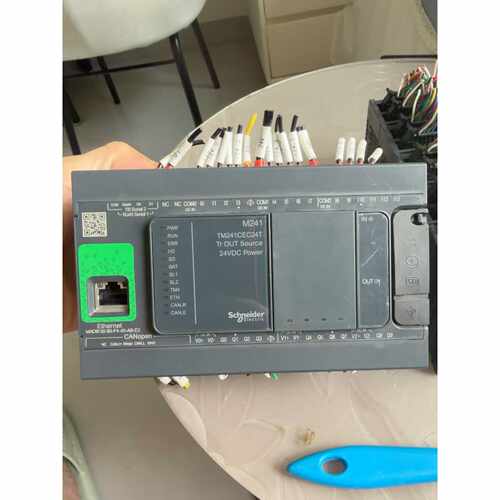 询价-TM241CEC24T成色上面有些膜-可维修