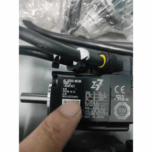 溢价-安川七系电机SGM7J-04AFA21，