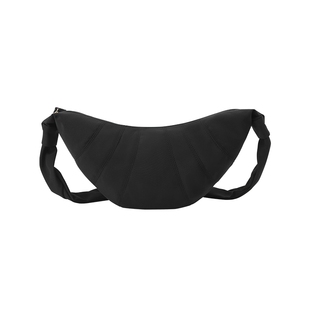 森马包包斜挎包女2024新款韩系大容量饺子包通勤单肩包小众牛角包