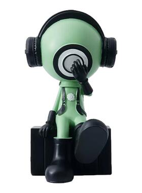 现代轻奢潮玩卡通耳机太空人摆件