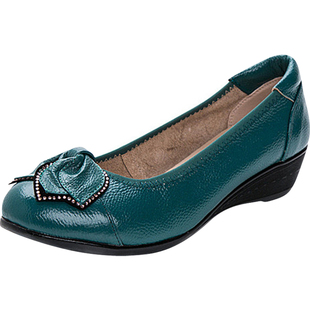 春秋女士真皮妈妈鞋坡跟中跟中年女鞋防滑浅口单鞋牛皮中老年皮鞋