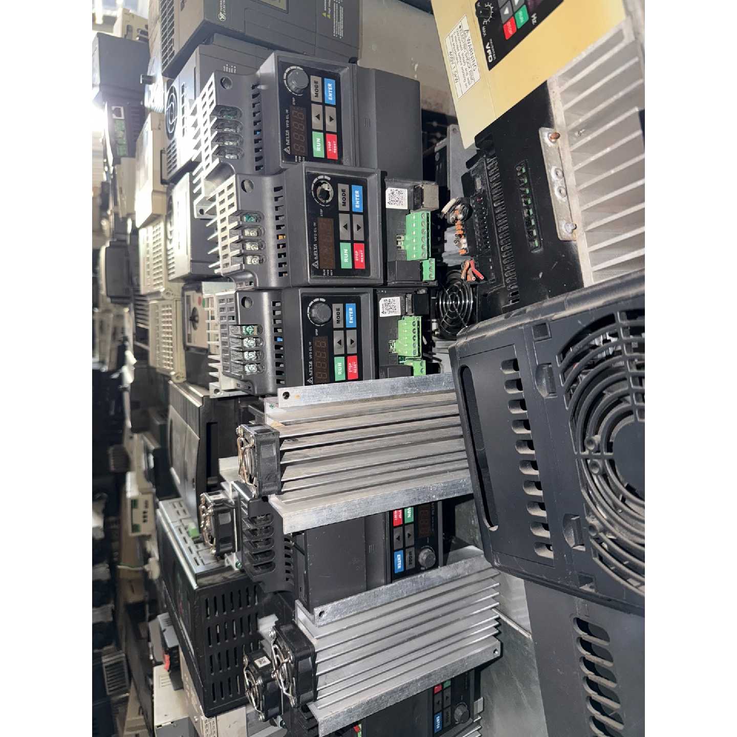 台达变频器VFD015EL43W议价