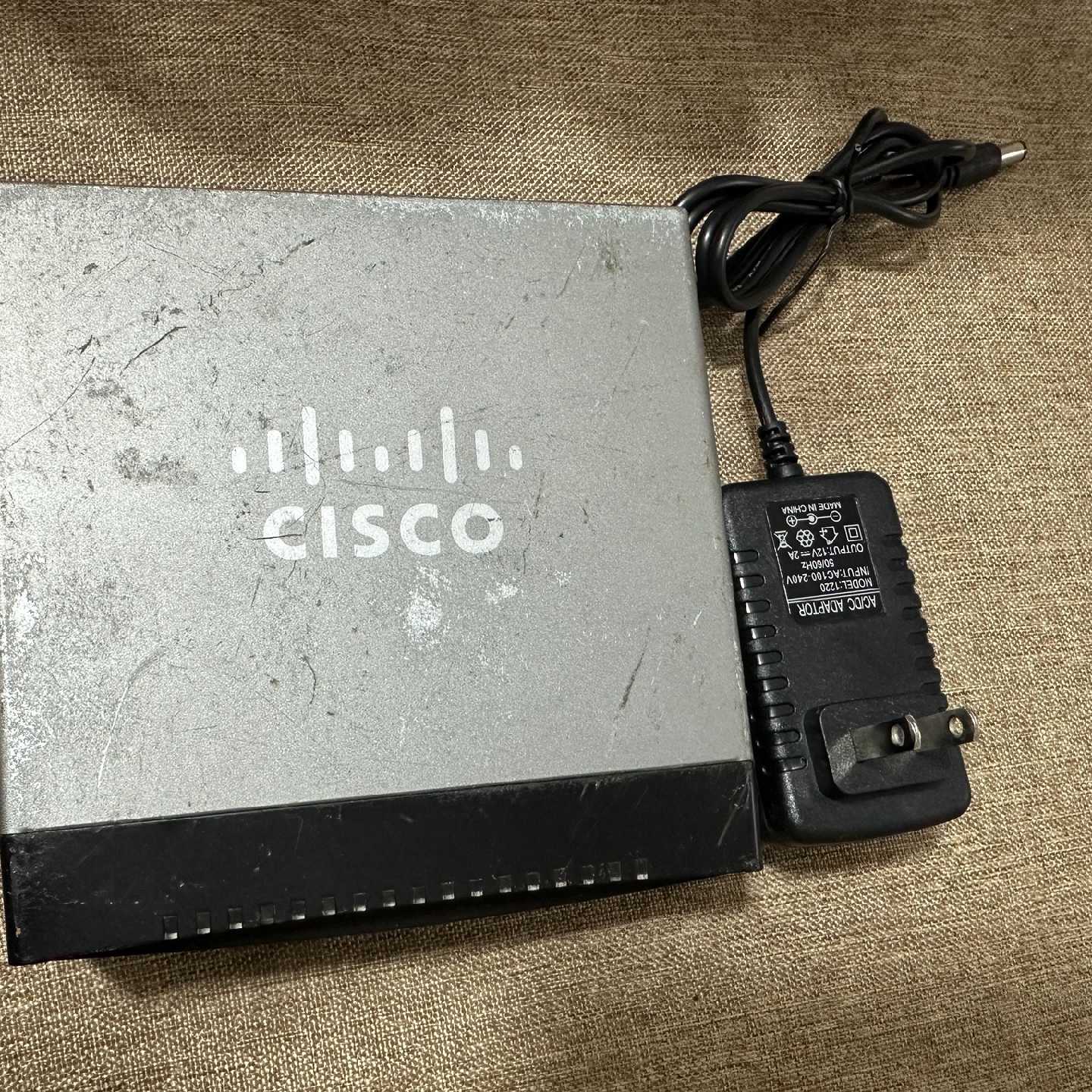 （请询价）思科SF100D-16 16口百兆桌面型非管理交换机