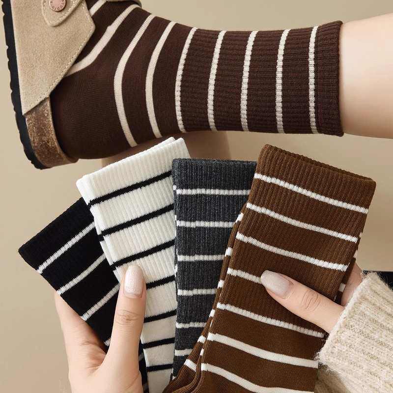 条纹袜子女款秋冬纯棉中筒袜美拉德咖色棉袜配鲨鱼裤运动长袜冬季