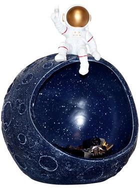 客厅玄关进门口轻奢风太空人摆件