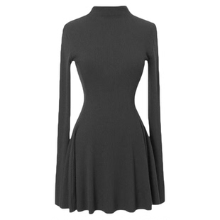冬季大衣内搭连衣裙女高领针织黑色长袖小黑裙子冬装打底短款赫本