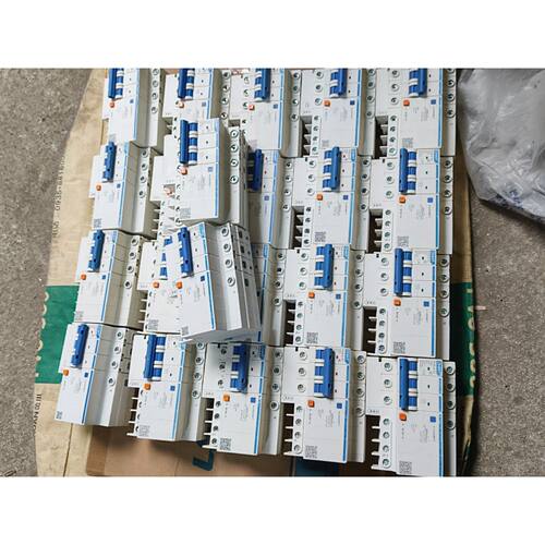 〔议价-可维修〕二手NXBLE-63 3PN四线63A漏电断路器