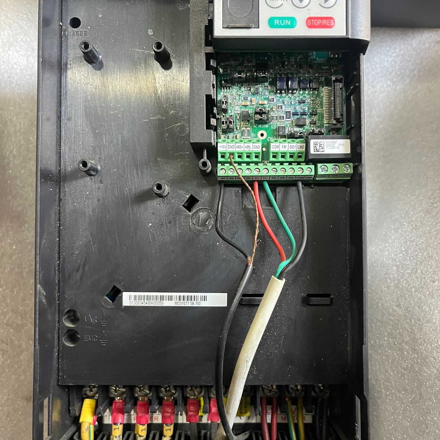 溢价-汇川MD310T7.5B-700，变频器，缺了上盖缺了上盖了图片