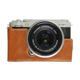 适用富士xm5相机套xhalf底座X20x10皮革xt50/xt5/XT4保护半套X70