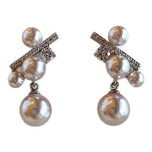 2025新款珍珠耳钉女精致轻奢气质高级感纯银针耳环独特耳坠耳饰品