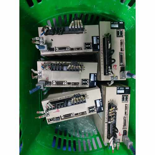 下单前咨询安川五代1KW驱动器，SGDV-7R6A11A002000，