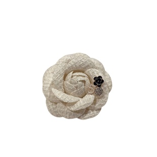 法式复古文艺雅白山茶花胸针春夏高级清新氛围感穿搭配饰连衣裙女