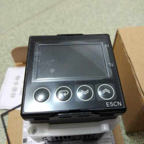 议价E5CN-Q2H03T-FLK 温控仪表 E5CN-R2H03T-FLK 100-240VAC 温控