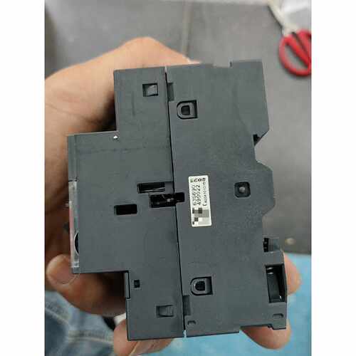 议价全新施耐德马达断路器GV2ME08C维修
