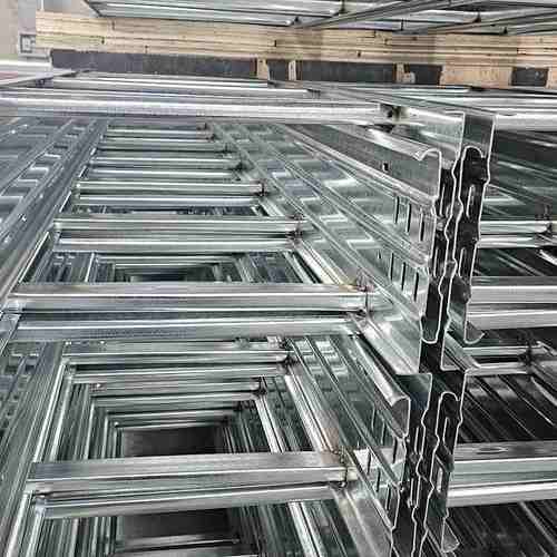 大跨距铝合金电缆桥架200镀锌桥150防火性能不锈钢双勾浸*架式热