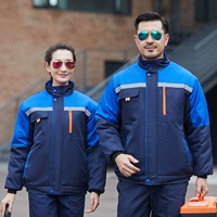 Короткая модель темно-синего и сапфирового цвета.