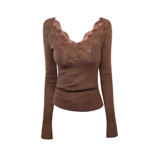 温柔气质蕾丝拼接深v领长袖T恤女秋冬内搭打底衫计感显瘦纯欲上衣