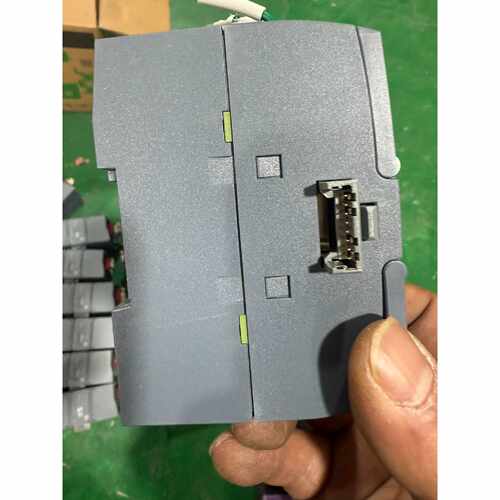 议价西门子plc2211hf320xb0二手拆机实物图维修