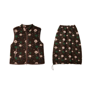 有耳uare原创设计 碎花小卷毛 花朵仿羊羔毛马甲花苞半身裙套装