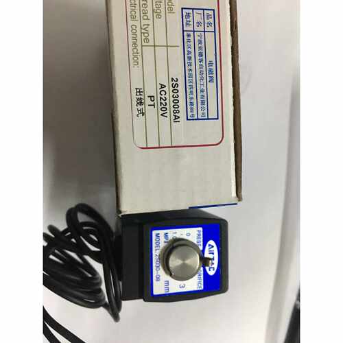 一  不锈钢电磁阀2S030-08全新AC220V