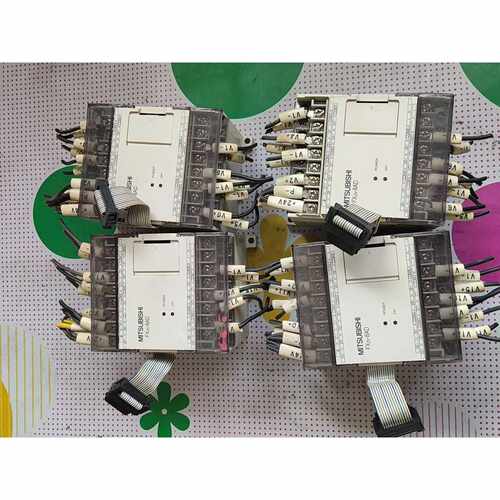 议价三菱FX2N8AD正品拆机功能正常实拍图需要的联系维修