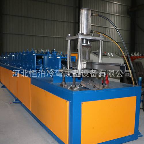 卷帘门导槽冷弯成型设备卷帘门设备压瓦机冷弯成型机实体厂家