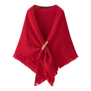 拉夏贝尔/La Chapelle红色镂空针织披肩围巾女皮扣流苏斗篷三角巾