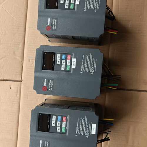 溢价-众辰变频器H6400S-2R2G/3R7P  2.2KW功率