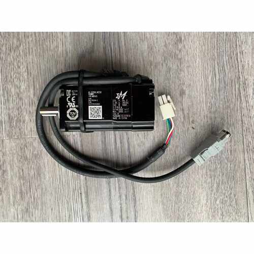 询价安川SGMMS-01ADC6S伺服电机100W，9新，功